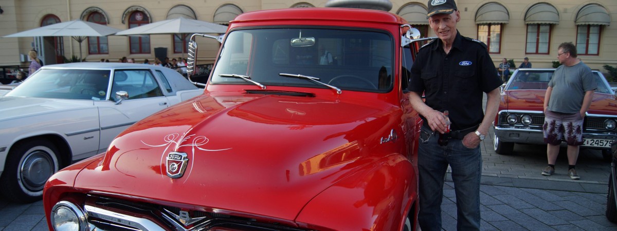 „To nie samochody, to dzieła sztuki”. Zlot miłośników zabytkowych aut w Drammen