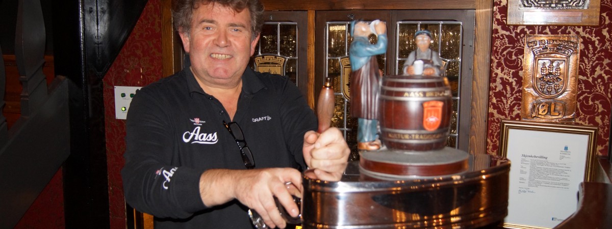 „Piwo to dziedzictwo kulturowe”: o zakazie reklam, wysokich podatkach i… wielkiej miłości do browaru w Drammen