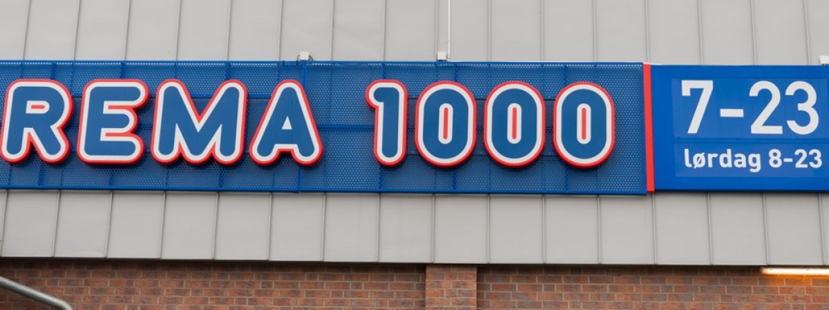 Kupiłeś kurczaka w REMA 1000? Sprawdź datę na opakowaniu: może zawierać bakterie E. coli