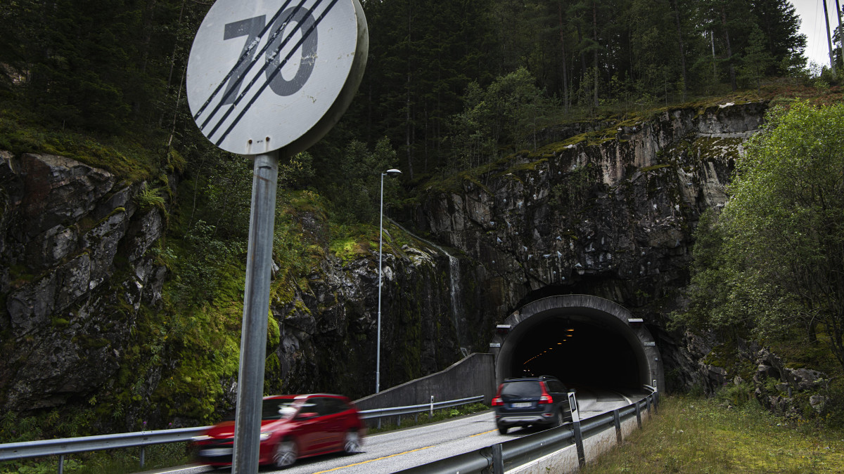 Mandaty w Norwegii znów wyższe? Nawet 10 000 koron za korzystanie z telefonu za kółkiem