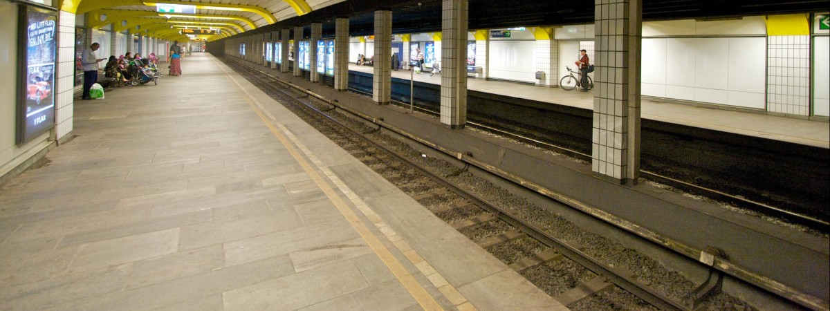 Wybuch w tunelu metra. Zamknięte stacje, komunikacja zastępcza w Oslo 