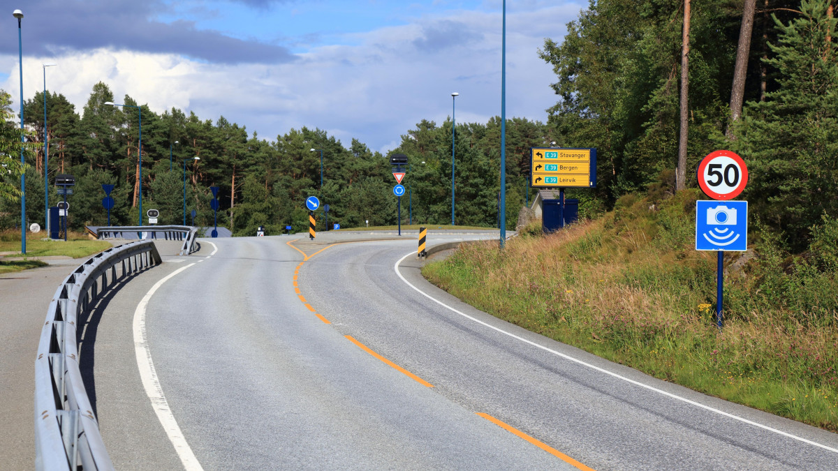 Rekordowe wpływy z mandatów. Fotoradary biją rekordy