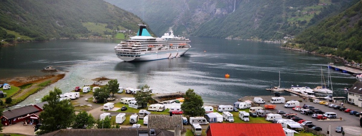 W trosce o norweskie fiordy: jeden z najbogatszych Norwegów chce podatku od turystów