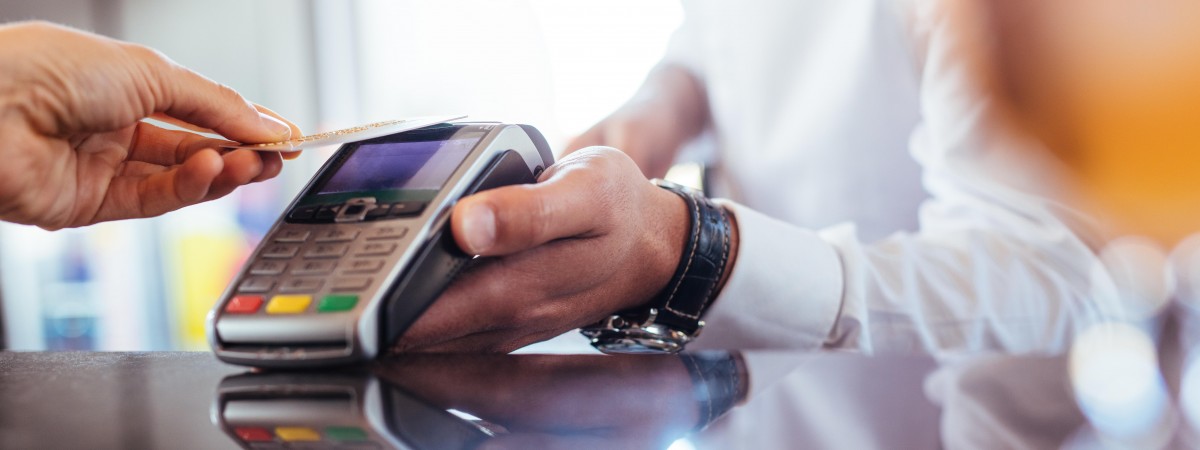 Od nowego roku w każdym sklepie w Norwegii można płacić zbliżeniowo