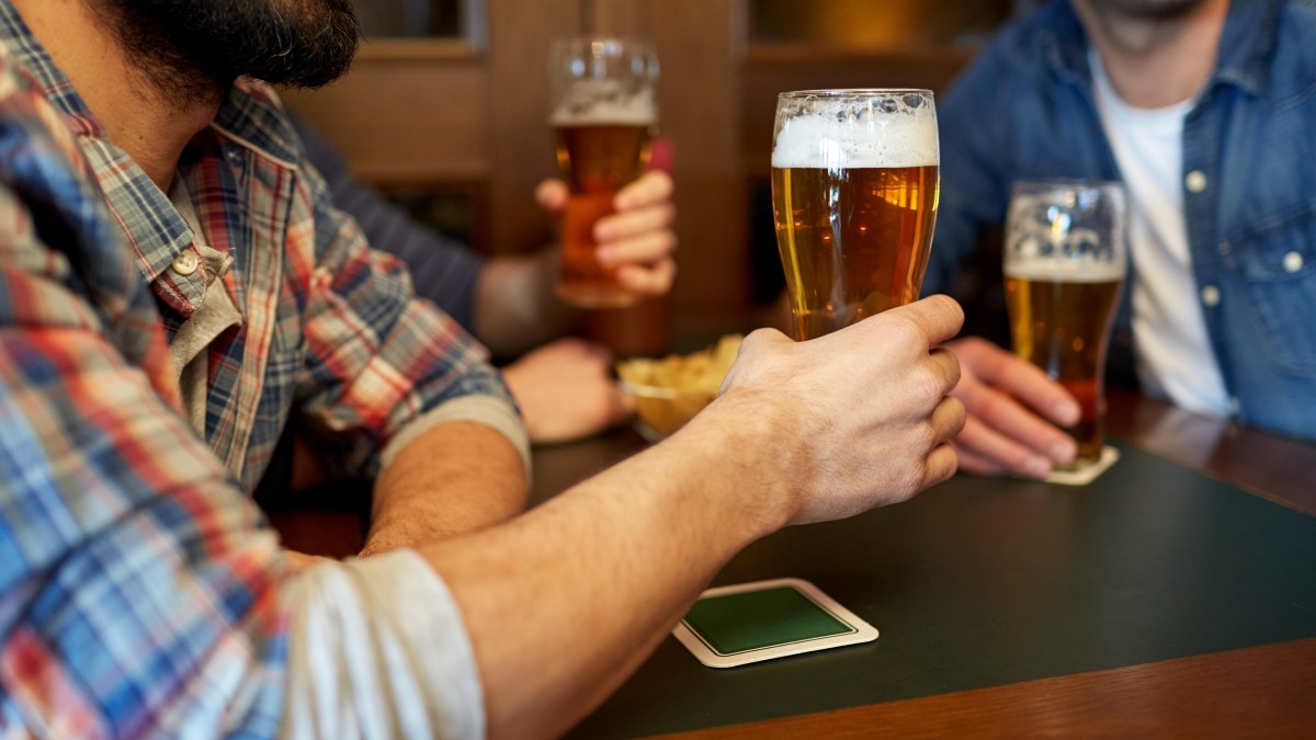 Zakaz serwowania alkoholu i zamknięte siłownie: od dziś w Norwegii częściowy lockdown