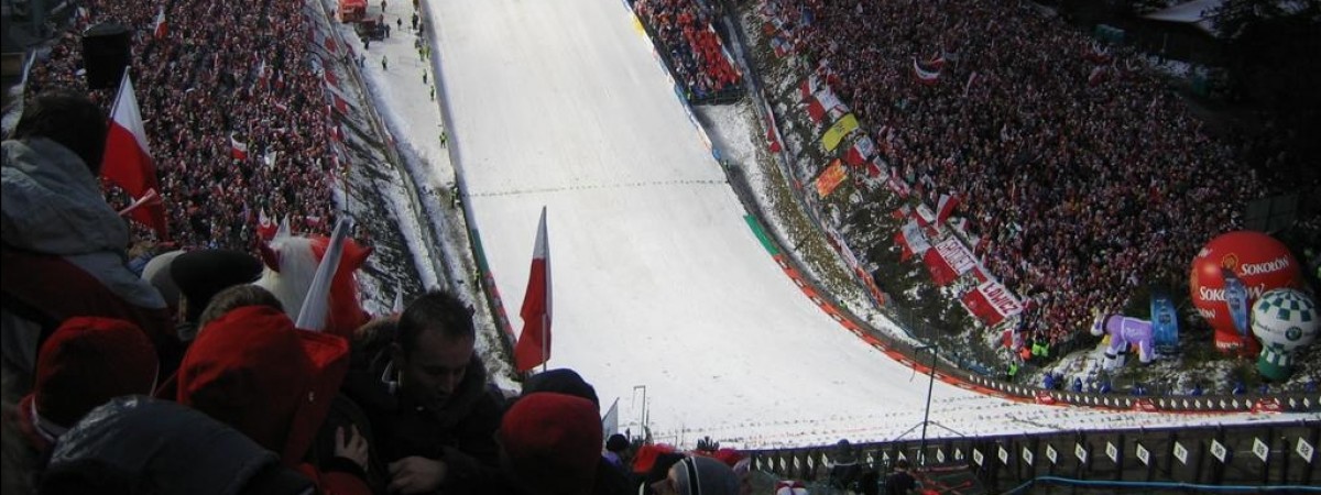 Konkurs w Zakopanem pełen zwrotów akcji. Polacy wywalczyli podium