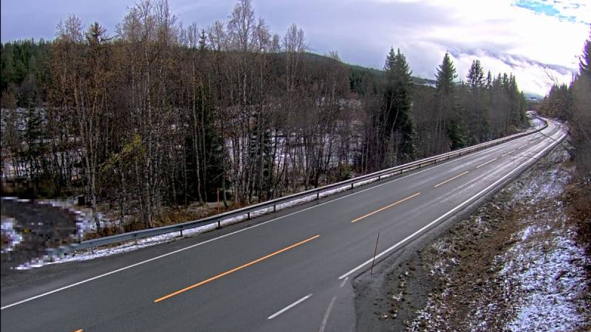 Zima zaskoczyła w Norwegii. Drogi są jak lodowisko