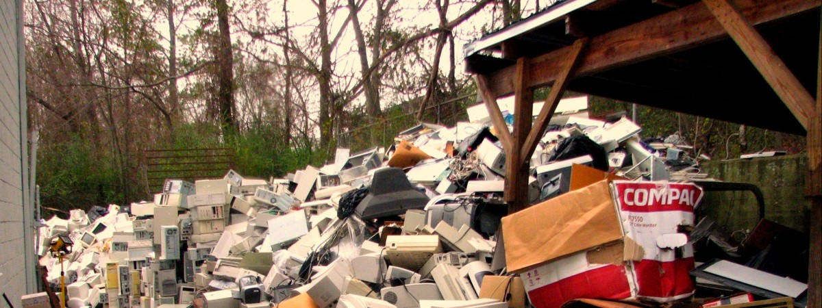 Działa dla dobra środowiska, przypadkiem je zatruwa. Lider utylizacji odpowie przed sądem?