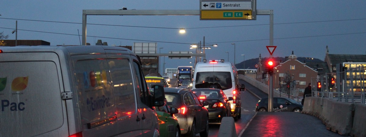 Faktury za ubezpieczenie pojazdu są wyższe. W życie wszedł nowy podatek