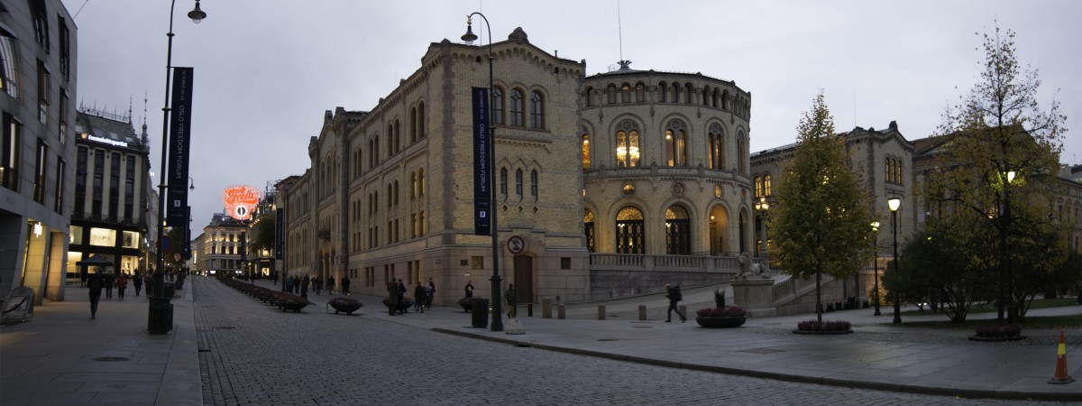 Azylantów coraz mniej, a rząd chce zwiększyć limity. Internauci: „Zacznijcie być konsekwentni!”