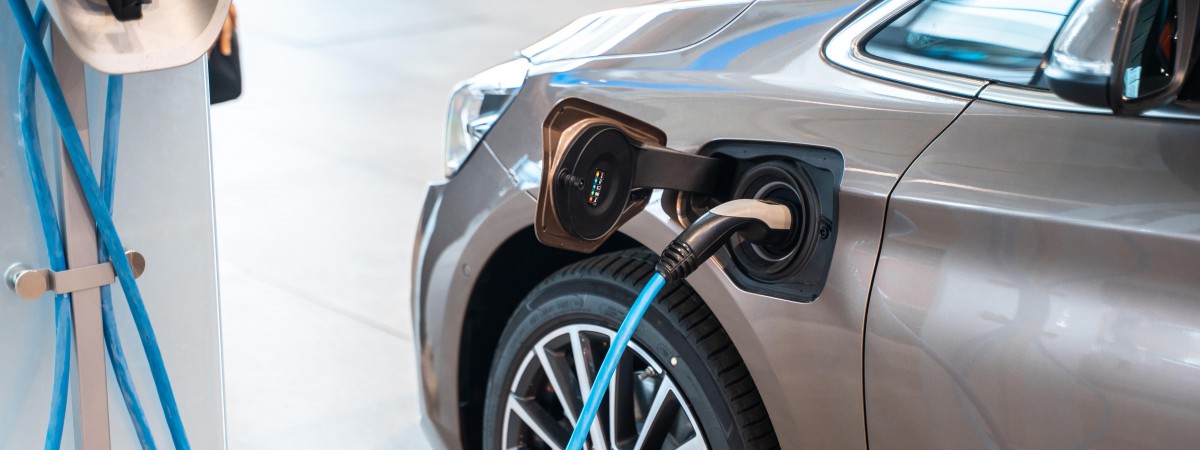 Wyższe czynsze i droższe ładowanie samochodów na prąd: chcą wprowadzić elektryczne „godziny szczytu”