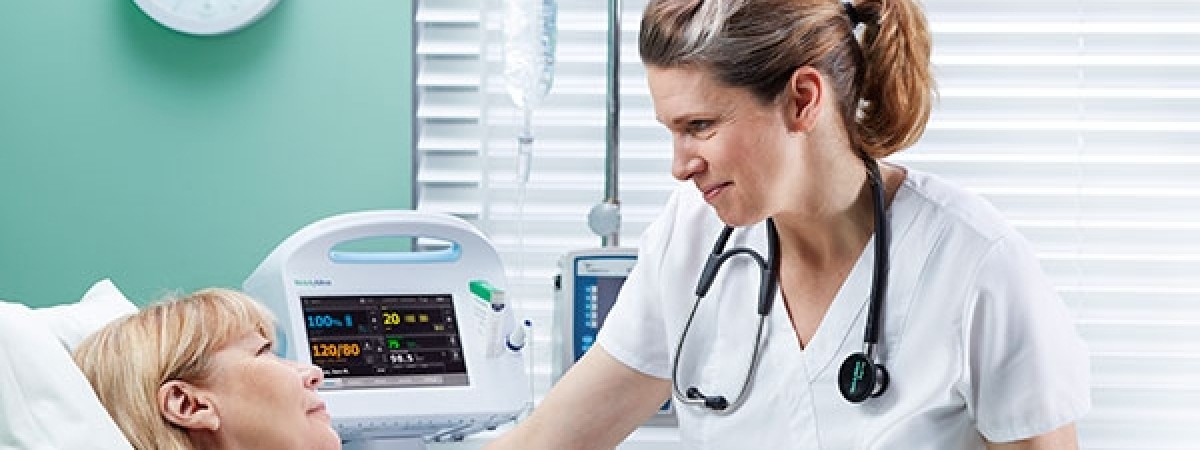 Pracodawcy mają problem: brakuje specjalistów. Głównie pielęgniarek, cieśli i stolarzy