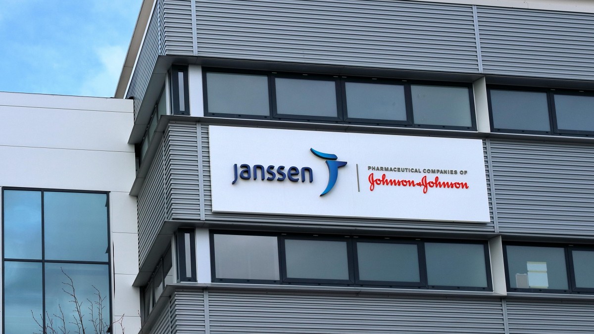 Szczepienie zwolni z kwarantanny wjazdowej. Jest też decyzja, co z preparatem Janssen