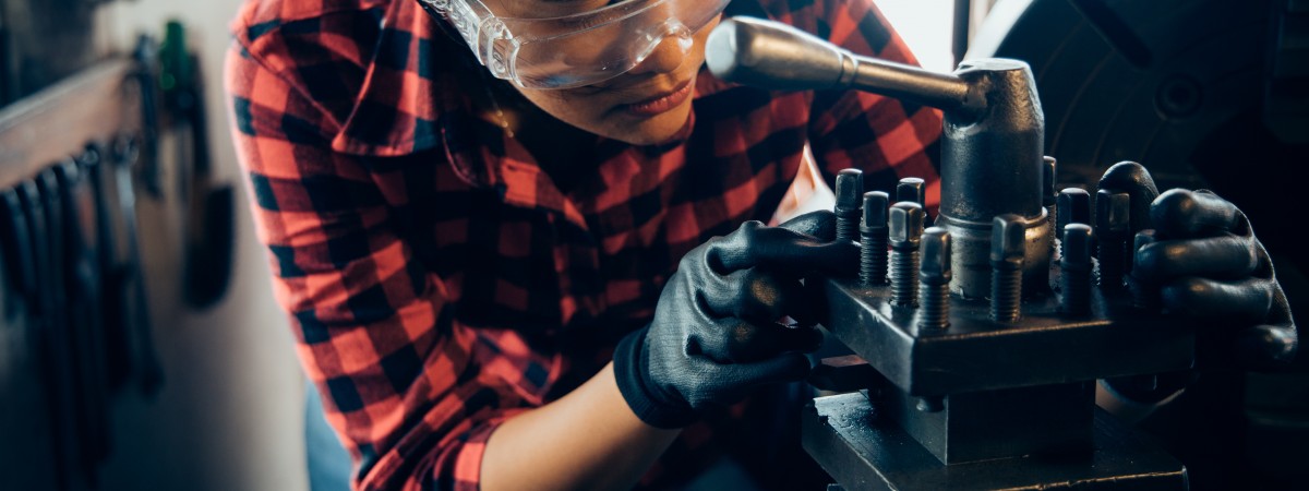 Historyczna liczba uczniów w szkołach zawodowych. Rynek pracy potrzebuje specjalistów