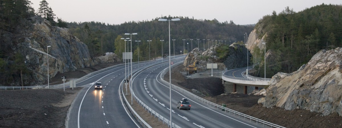 „To nie wpływa na bezpieczeństwo‟. W Norwegii rezygnują z oświetlenia na drogach