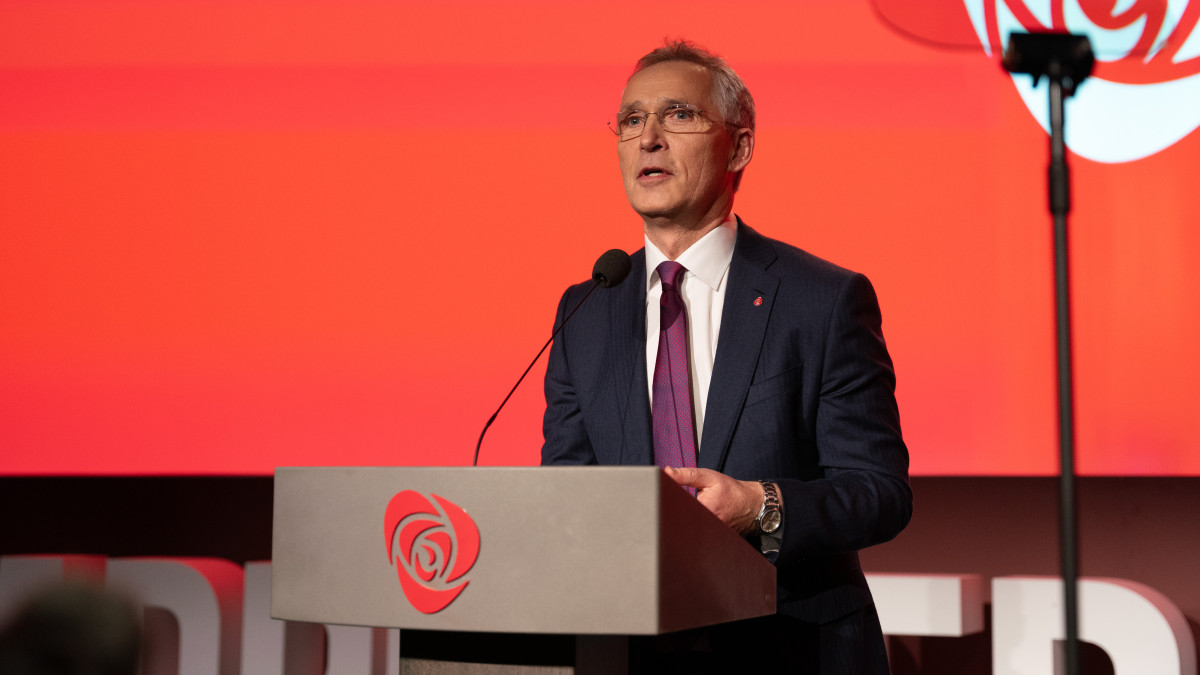 Stoltenberg proponuje eksperyment podatkowy dla młodych w Norwegii. Opozycja: „To żart?”