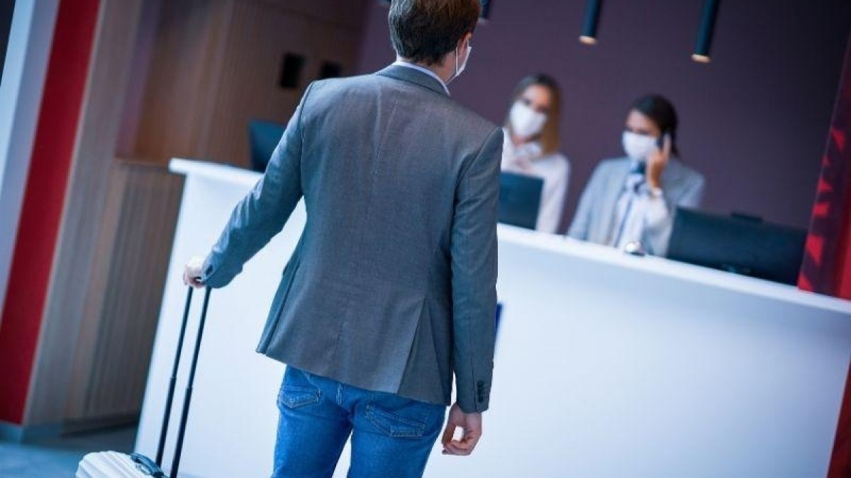 Polacy z grzywną za złamanie przepisów kwarantanny hotelowej. „Jej założenia naruszają szereg zasad”