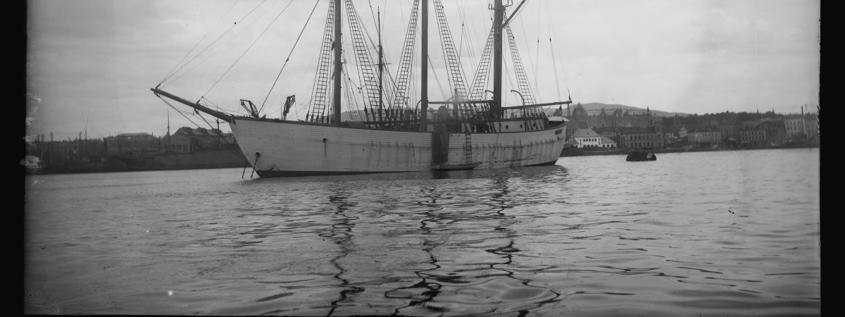 Po stu latach „Królowa” wróciła do domu: wrak statku słynnego polarnika znów nad fiordami