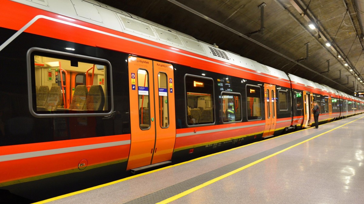 Dwupiętrowe pociągi i ekologiczne paliwo? Władze chcą ulepszyć kolej we wschodniej Norwegii