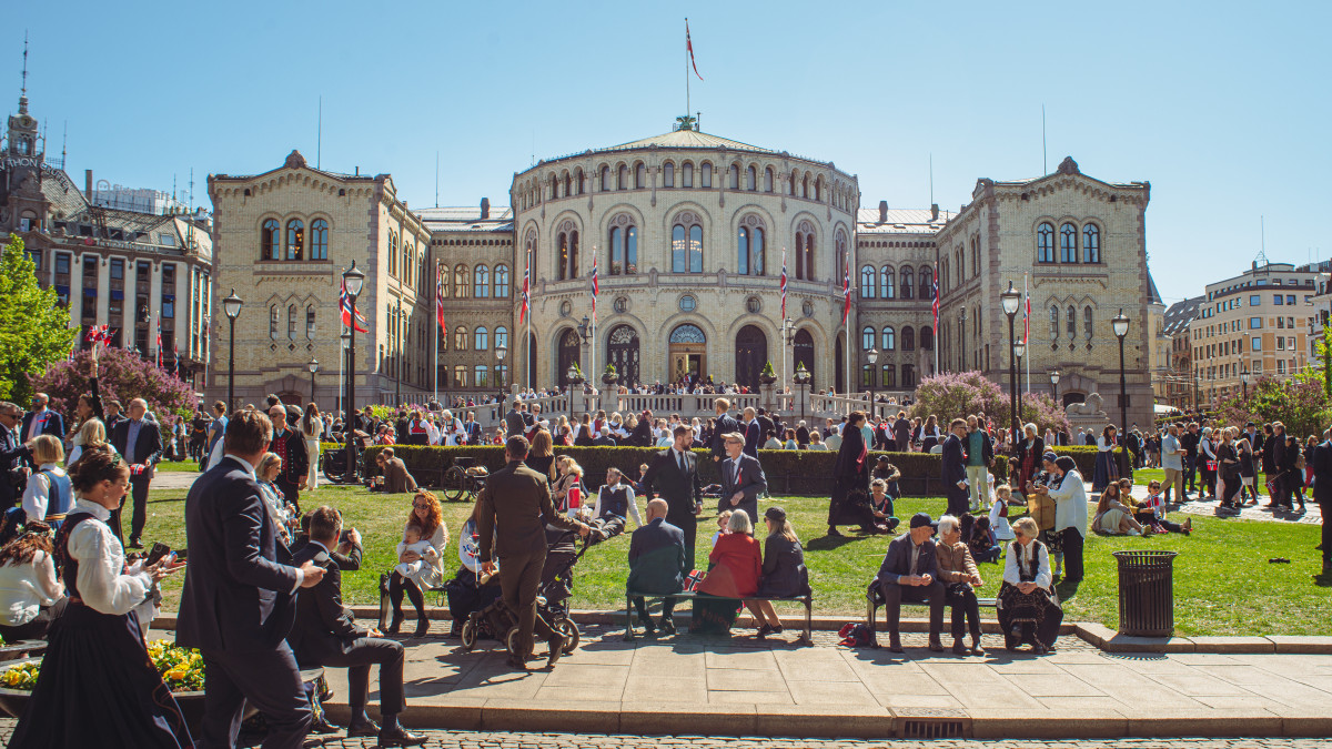 Świętowanie Dnia Konstytucji w Oslo zacznie się wcześniej: wydłużono sprzedaż alkoholu 17 maja