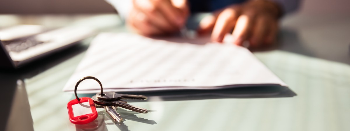 Umowa wynajmu mieszkania bez tajemnic. Te zwroty trzeba znać [SŁOWNICZEK]