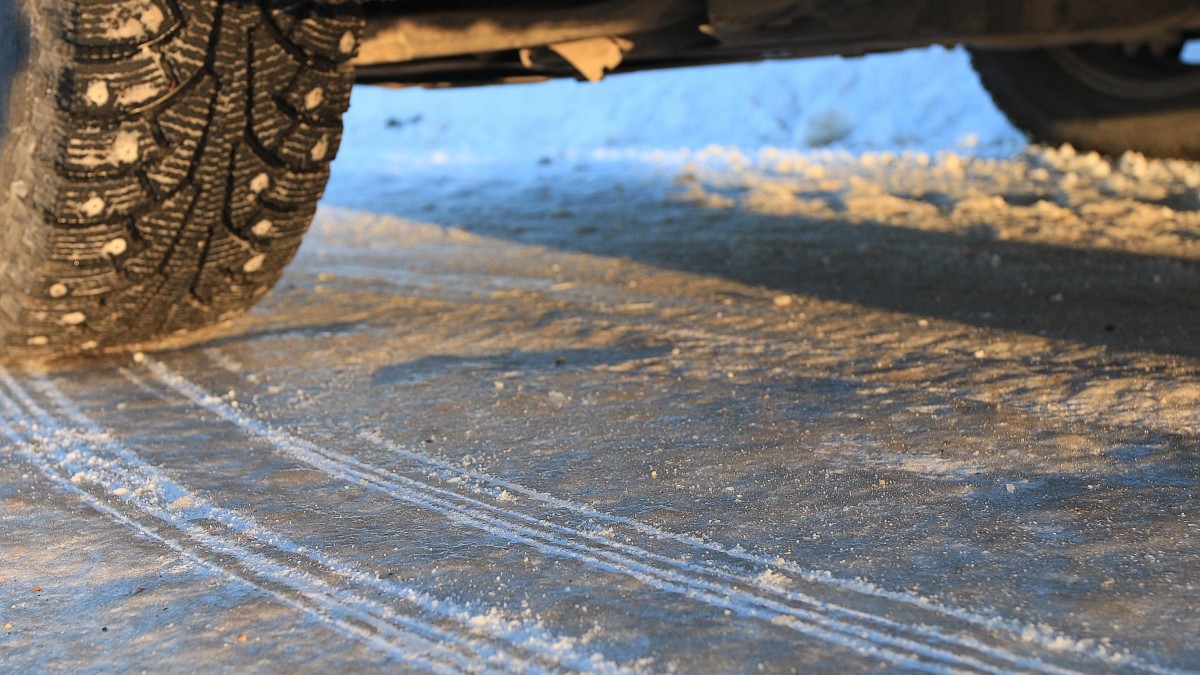 Sezon na piggdekki: w tych miastach za jazdę z kolcami trzeba płacić 