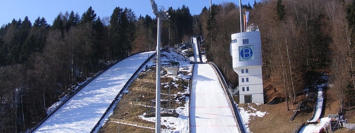 Polak o włos od podium, ale z nowym rekordem. Triumfuje Kobayashi [Turniej Czterech Skoczni]