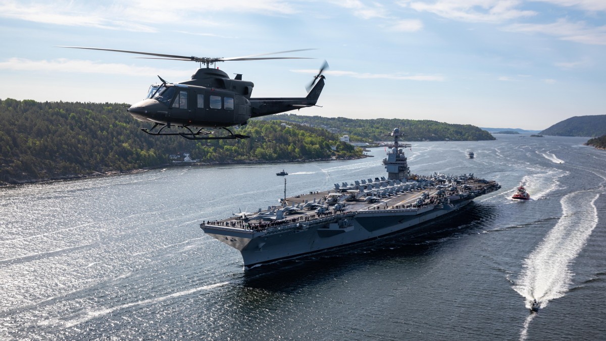 Największy na świecie okręt wojenny z wizytą w Norwegii