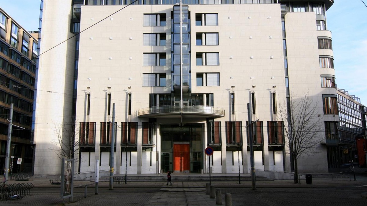 25-latek skazany na 12 lat więzienia za terroryzm. Prokurator: „Jedynie sprawy Breivika i Manshausa są poważniejsze”