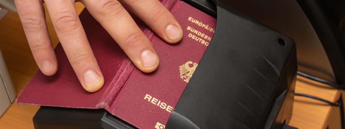 Norwegia przedłuża kontrole osobiste na granicach. Boją się napływu terrorystów