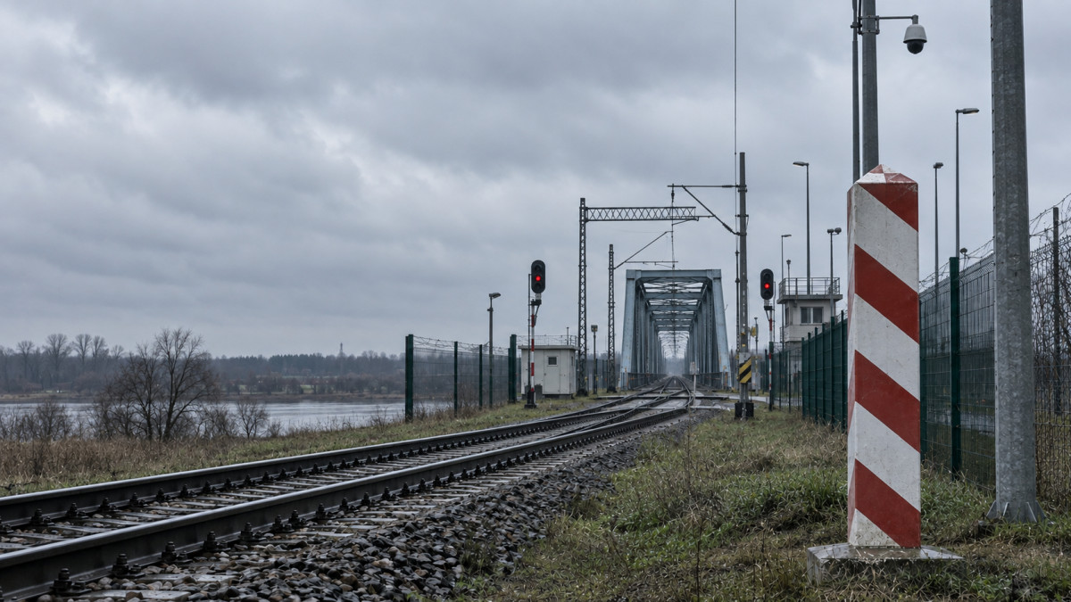 Rosyjski dron trafił lokomotywę pociągu Kijów-Warszawa. Uderzenie 2 km od granicy z Polską
