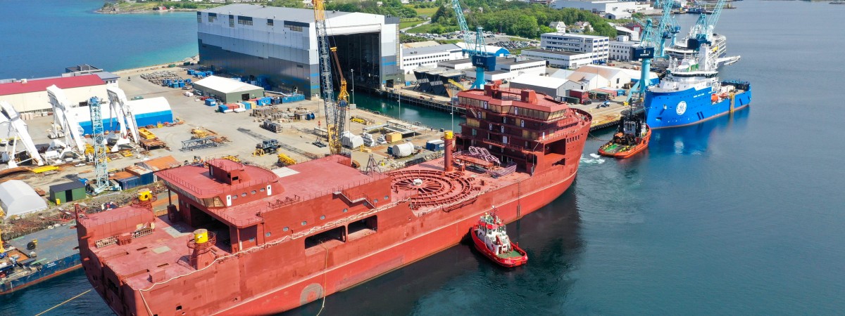 Do Norwegii przypłynął kadłub kablowca. Zbudowała go polska stocznia