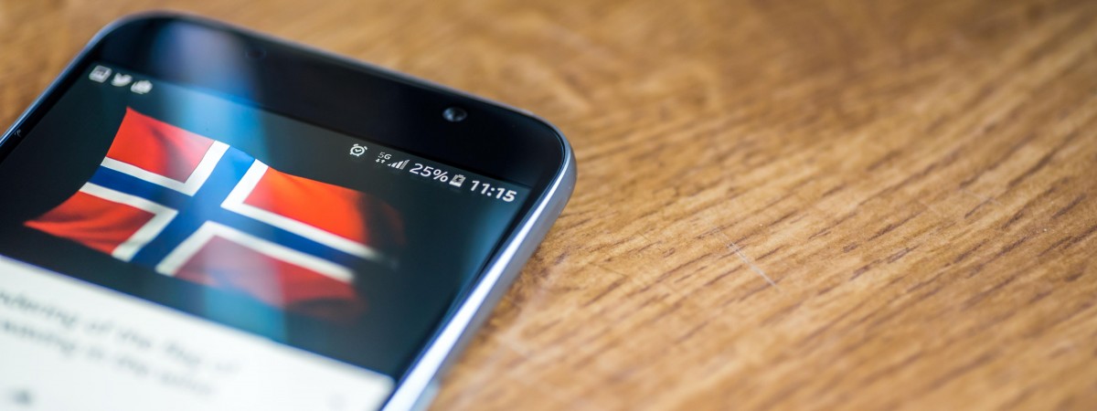 Koronawirus: zakupy, także walutowe, przenoszą się do sieci