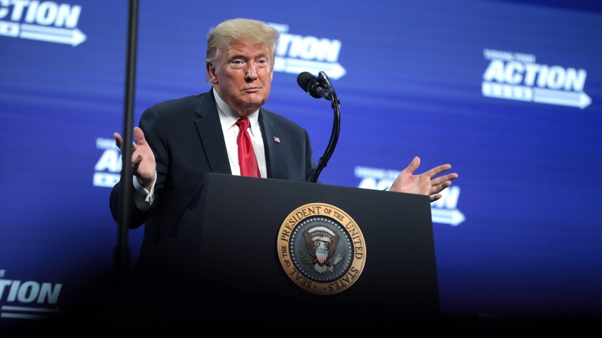 Spada cena ropy i korony norweskiej: gospodarka reaguje na wykrycie koronawirusa u Trumpa