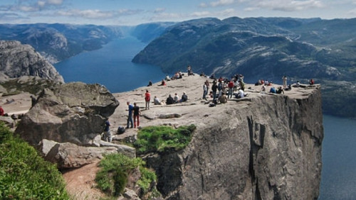 Wabik na turystów czy niszczenie przyrody? Na Preikestolen być może wjedziemy kolejką