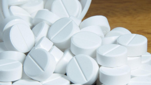 Będą racjonować paracetamol. Nie chcą, by ludzie robili zapasy