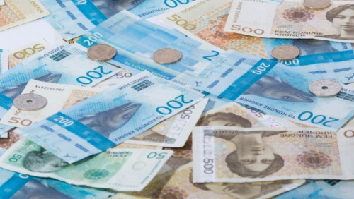 Emigranci wysyłają do Polski miliardy złotych. Znaczna część płynie z Norwegii