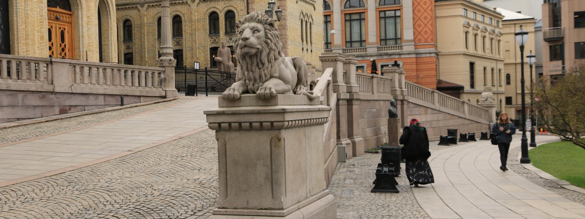 Norwegia mówi „nie” ślubom dzieci. Za małżeństwo z nieletnią pójdzie się za kratki