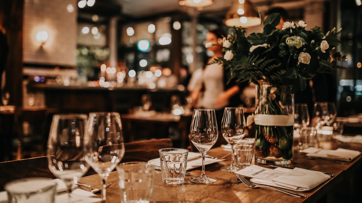 Przedświąteczne kontrole Inspekcji Pracy. Pod lupą hotele i restauracje