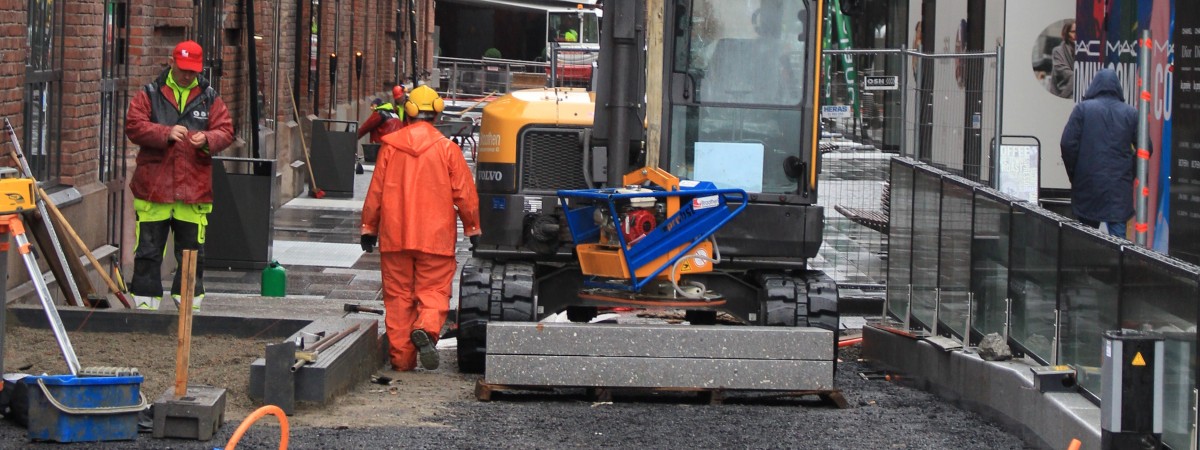 Budowlaniec z kwalifikacjami zarobi w godzinę 20 koron więcej niż ten bez: Od 1 czerwca nowe stawki godzinowe  