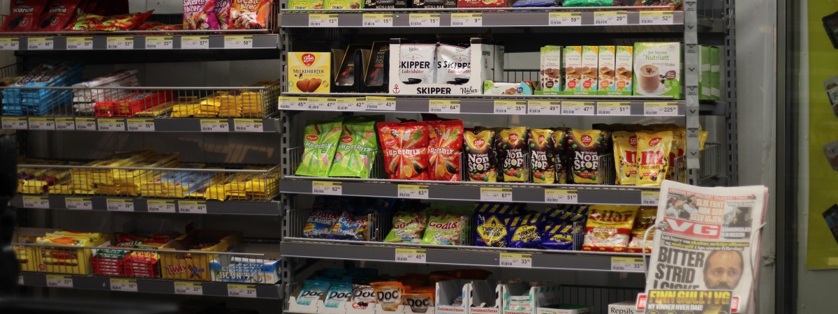 Zakupy w norweskim sklepie: te zwroty dobrze znać [SŁOWNICZEK]