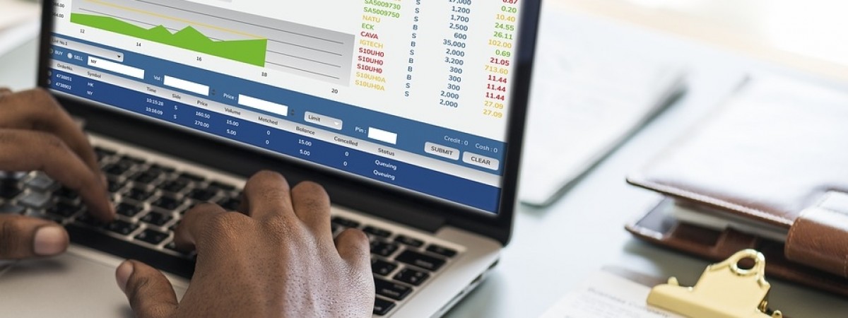 Szef czyta twoje maile i sprawdza komputer? Ma do tego prawo