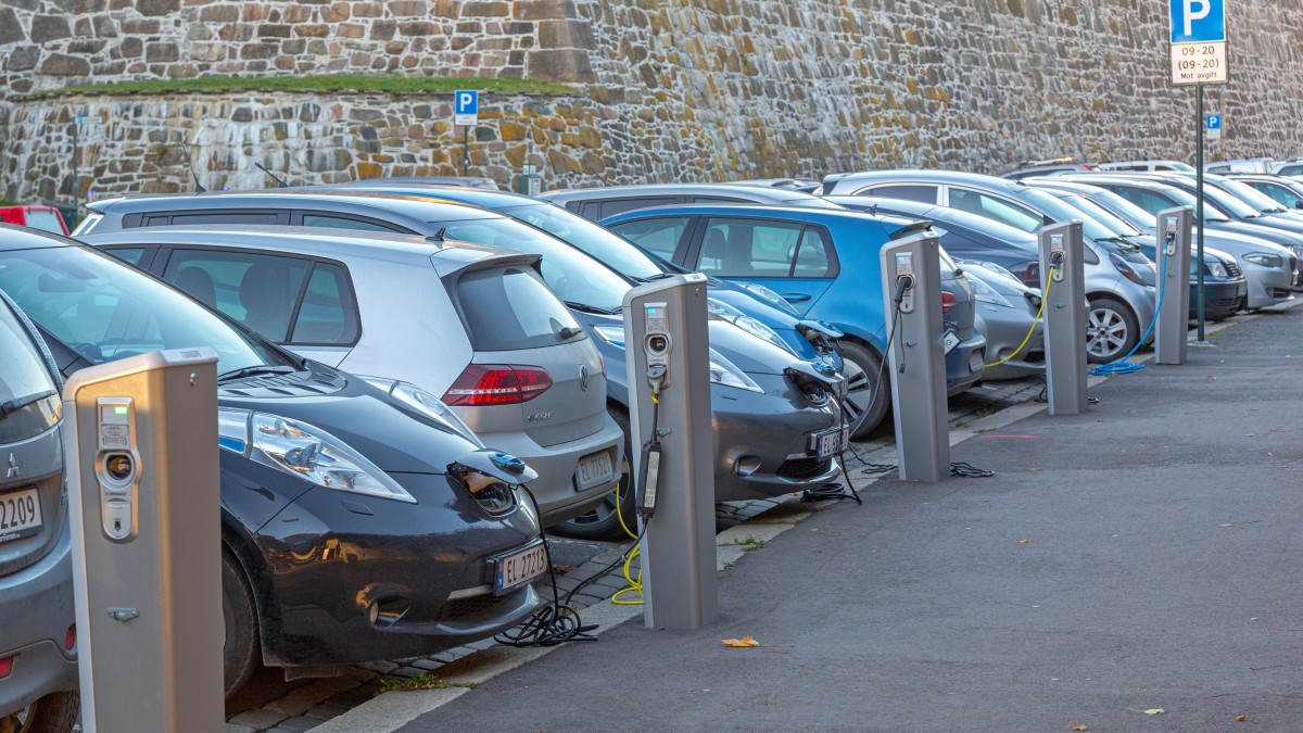 Norwegowie tracą zainteresowanie elbilami, bo prąd jest drogi. Bardziej opłaca się zwykłe paliwo?