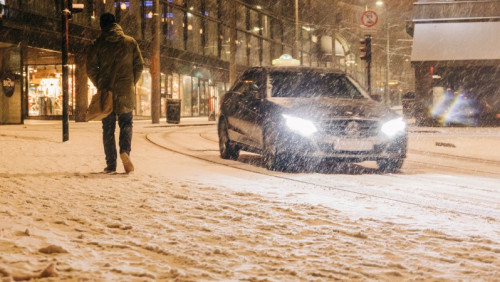 Chaos pogodowy na południu i wschodzie kraju: opóźnione samoloty, wypadki, liczne utrudnienia na drodze