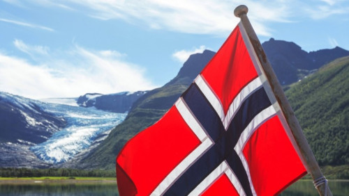 Przeżyj 17 maja na szlaku - z plecakiem i norweską flagą!