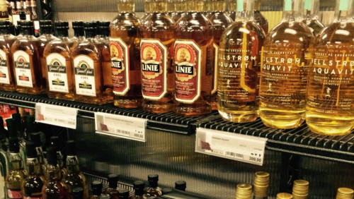 Alkohol od 6 rano w niedziele i święta? Tak chce Partia Postępu