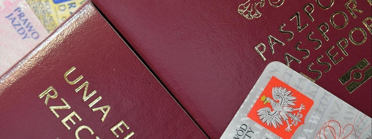 Konsul nie spłaci twoich długów ani nie „nagra” pracy. Pomoc konsularna w pigułce