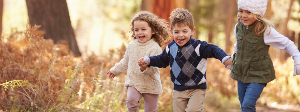 Ubrania po starszej siostrze i kluby książki. Jak wyglądało dzieciństwo w Norwegii w latach 90.?