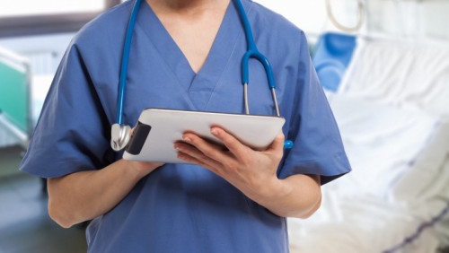 100 tysięcy koron bonusu do pensji. Norweski szpital walczy o pielęgniarki z zagranicy