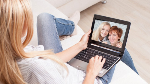 Non-stop online. W wirtualnym kontakcie z domem